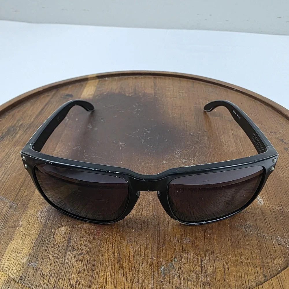 Oakley Holbrook Sunglasses Mens 55-18-137 Black Gray Tinted Patriotic OO9102-96